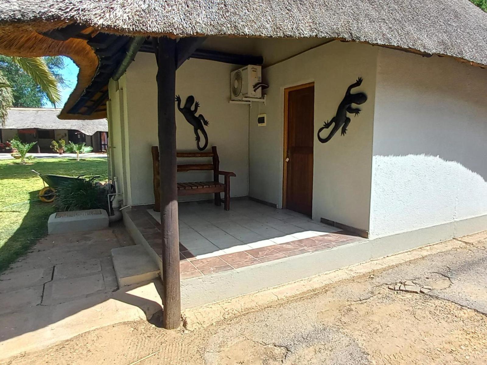 Ombinda Country Lodge Outjo Room photo